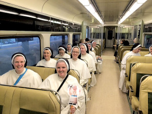 A group of Dominican Sisters visiting from Nashville, Tennessee, rode the PATCO train into Philadelphia.Photo: J. Alvarez
