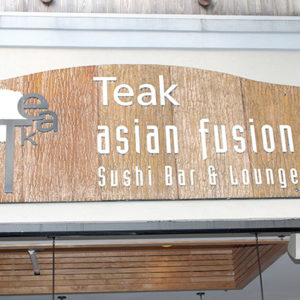 09/17/20, TWO RIVER OUTDOOR DINING SCENE: SPOTLIGHT ON TEAK