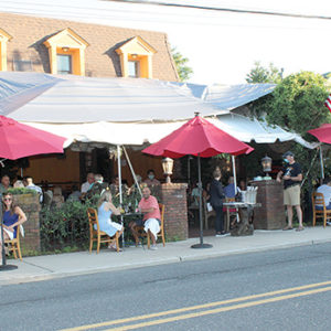 08/13/20, TWO RIVER OUTDOOR DINING SCENE: SPOTLIGHT ON UNDICI,