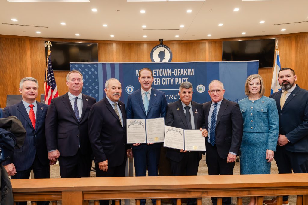 Middletown Mayor Tony Perry welcomed the Israeli delegation from Ofakim City, along with members of the Jewish Federation of Greater MetroWest, NJ, during an event Jan. 6.